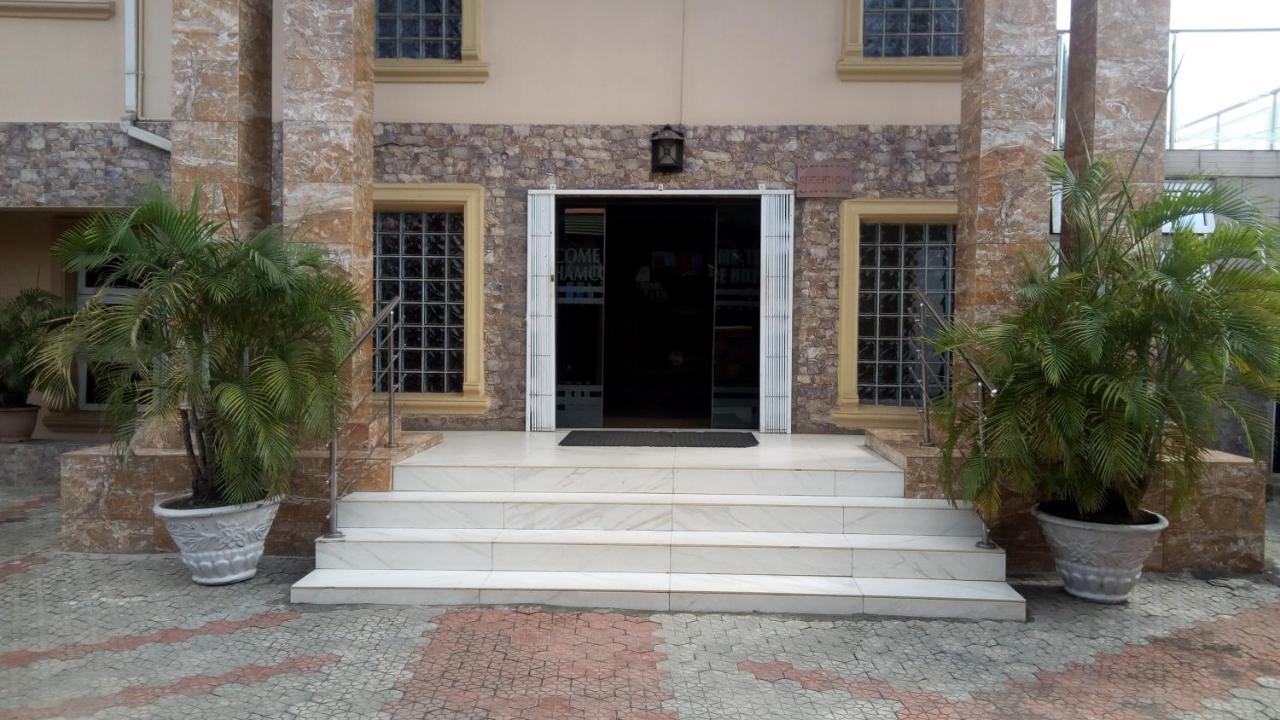 Chamcce Hotel Ajao لاغوس المظهر الخارجي الصورة