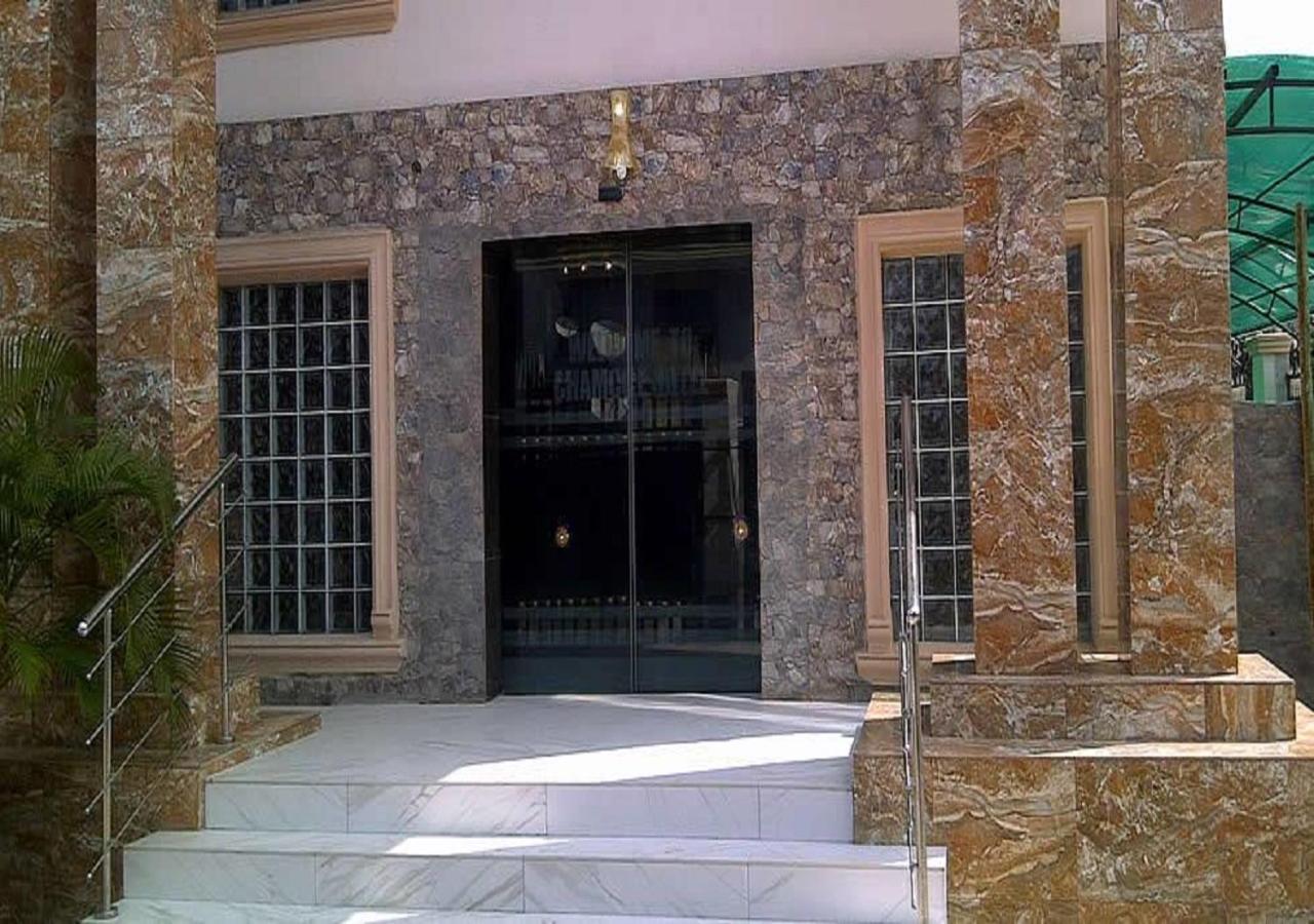Chamcce Hotel Ajao لاغوس المظهر الخارجي الصورة