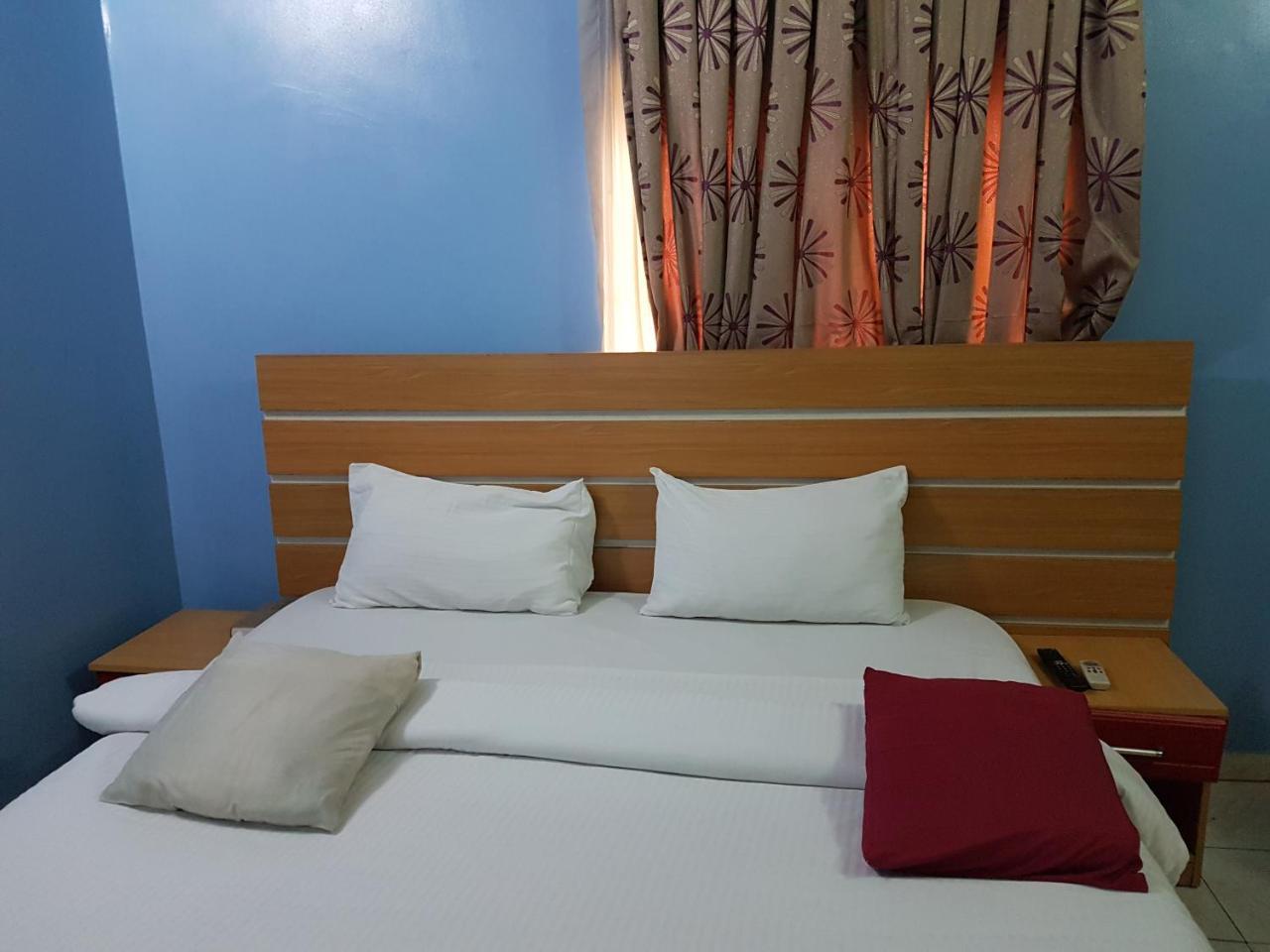 Chamcce Hotel Ajao لاغوس المظهر الخارجي الصورة